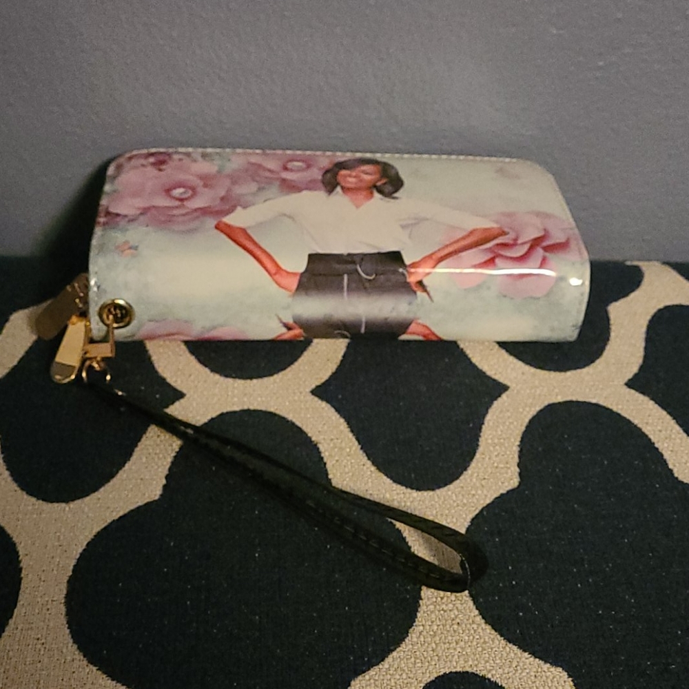 Clutch Wallets - Picture 4 of 4